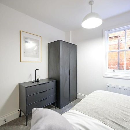 Lovely 2 Bedroom Apartment In Preston Preston  Esterno foto
