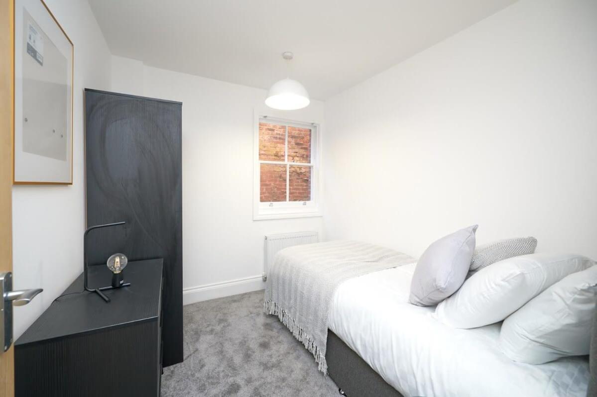 Lovely 2 Bedroom Apartment In Preston Preston  Esterno foto