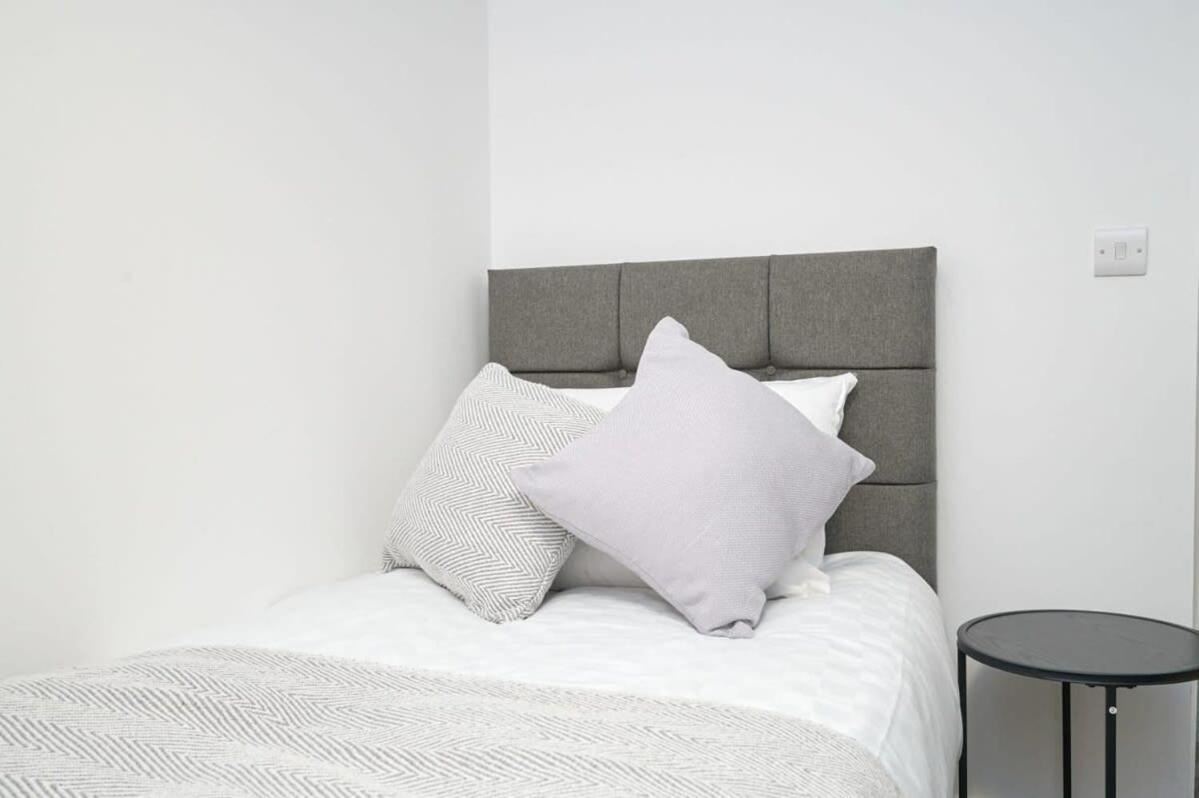 Lovely 2 Bedroom Apartment In Preston Preston  Esterno foto