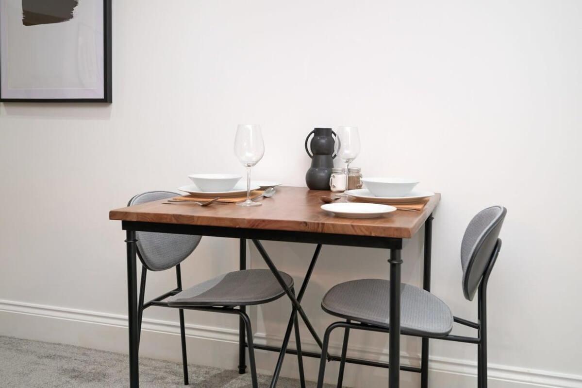 Lovely 2 Bedroom Apartment In Preston Preston  Esterno foto
