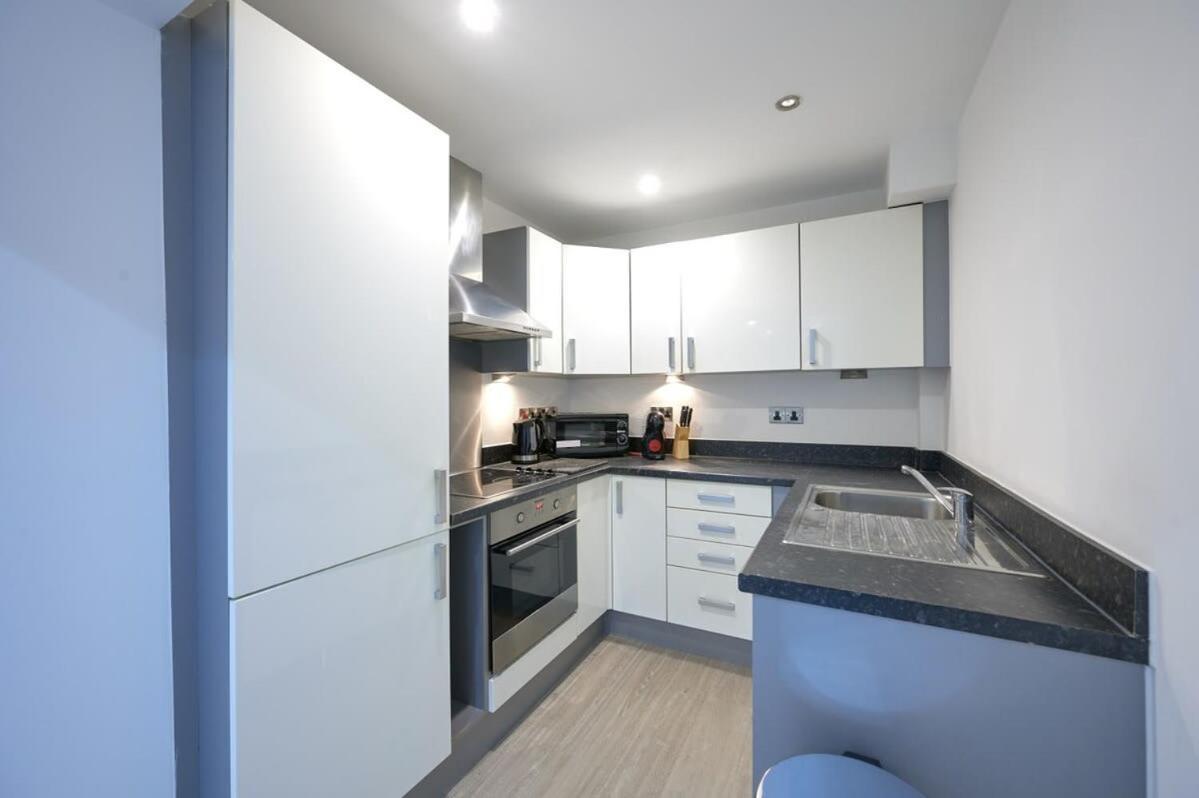 Lovely 2 Bedroom Apartment In Preston Preston  Esterno foto